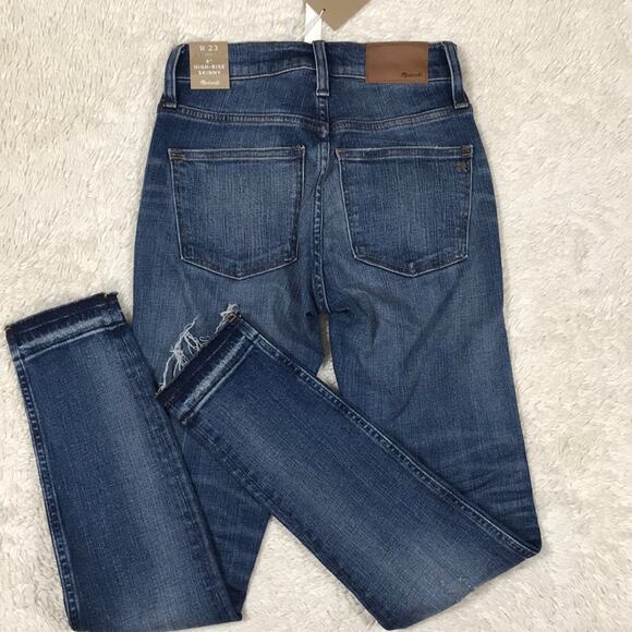 Madewell NWT High Rise Skinny Distressed Jean Staple Capsule Trendy Ladies - Picture 7 of 14